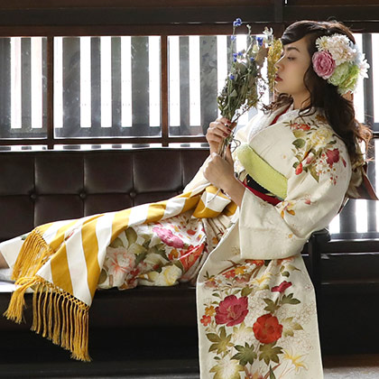 R1399 ピンク・黒 薔薇とカトレア02