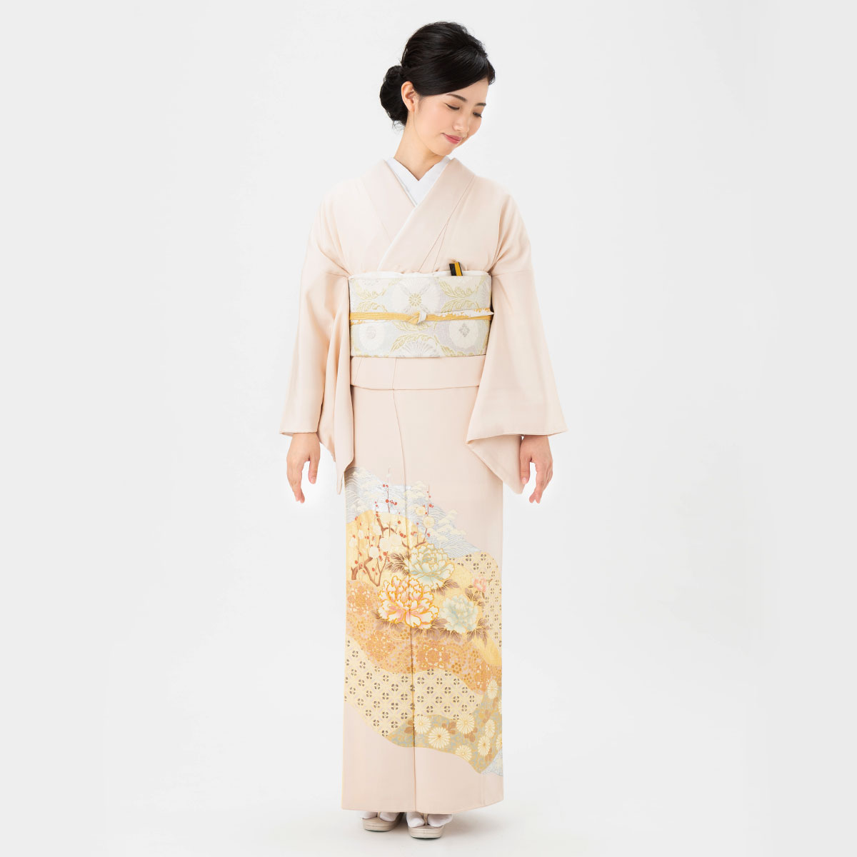 e276　桂由美ピンクグレー　道長取り牡丹に枝梅