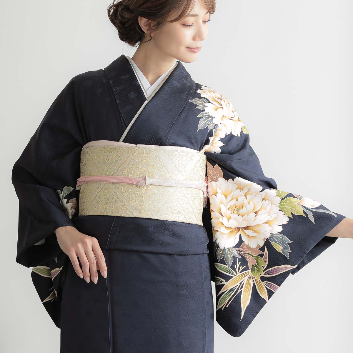 h1313　紺　牡丹に笹