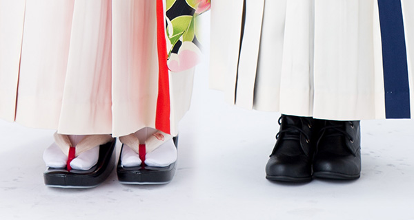 草履かブーツで袴の丈の長さが変わります。