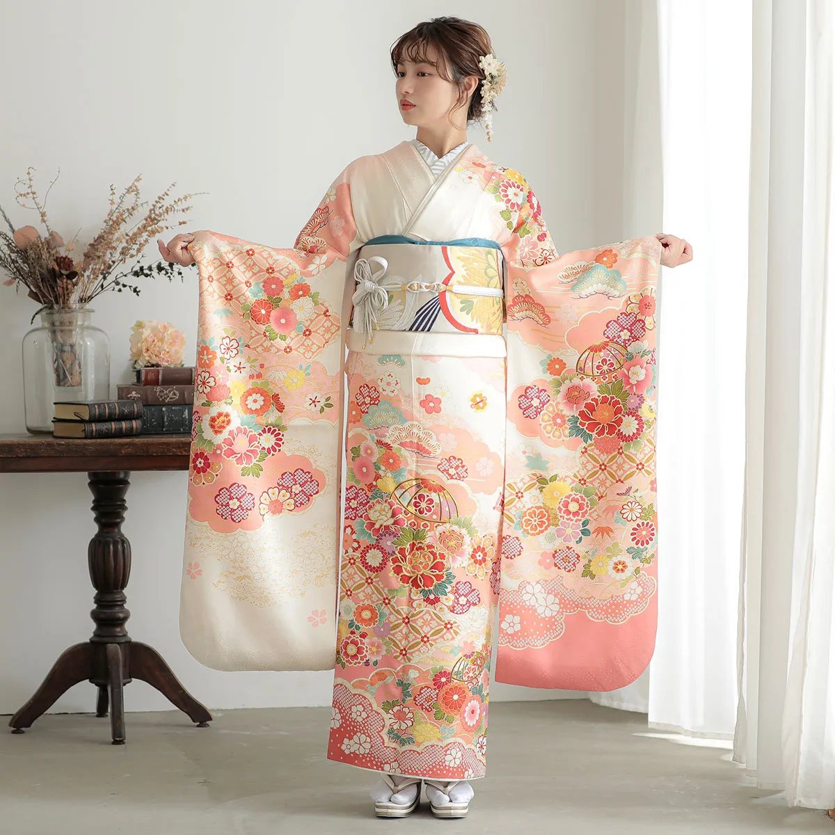 r1532白×ピンク　雲取　花と鞠　宝尽くし☆(絹)