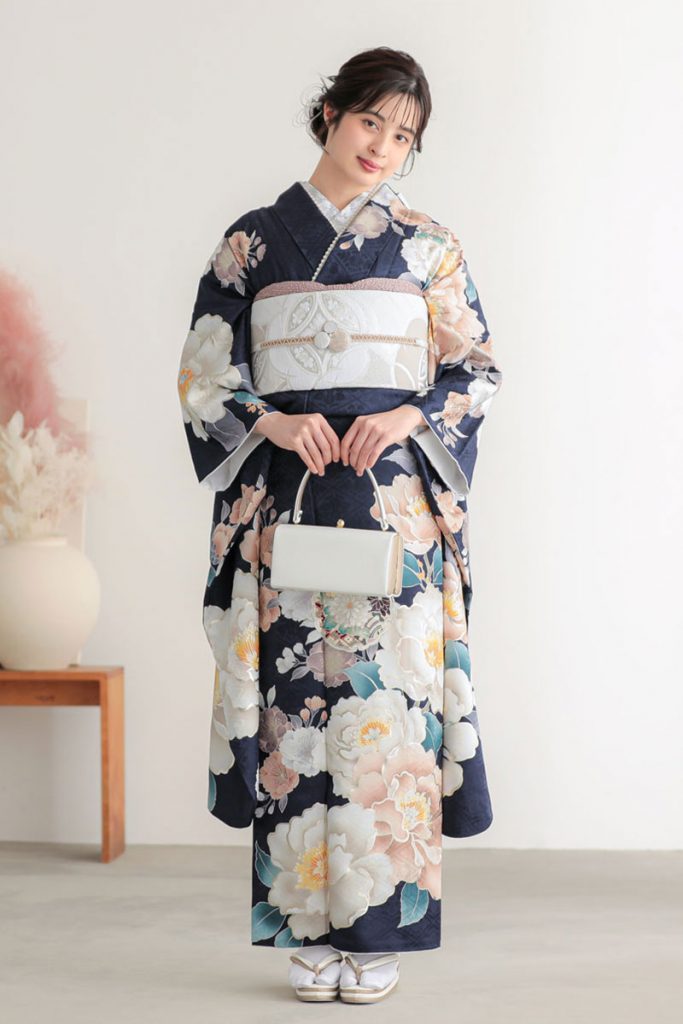 R2129 紺 牡丹に雪輪