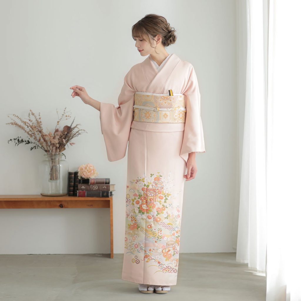 E272 薄ピンク 流れ熨斗に貝桶 四君子