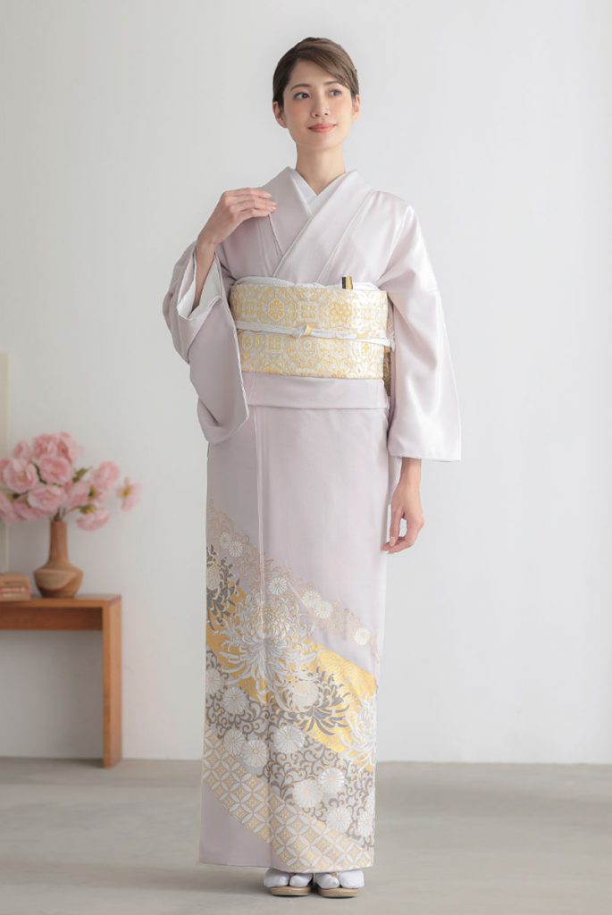 E293 桂由美藤鼠　菊に唐草七宝