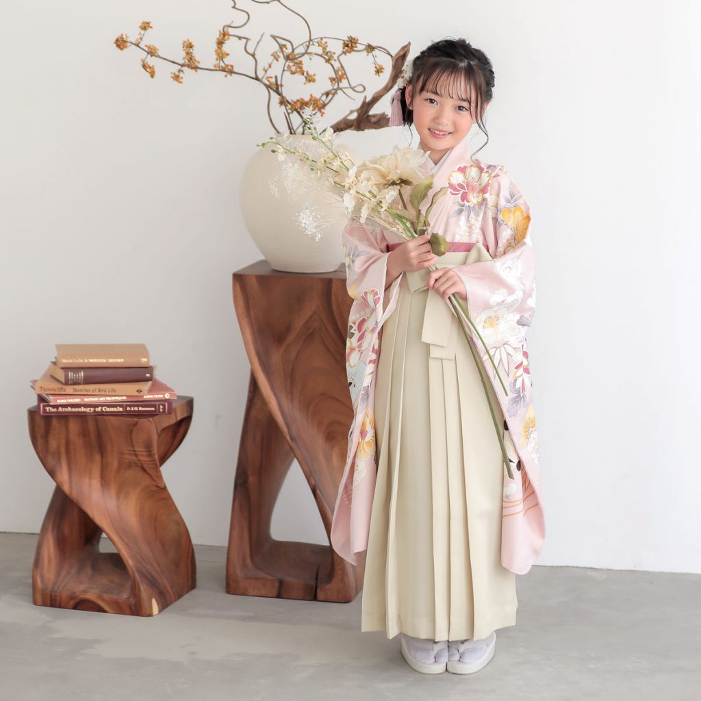 N189 グレイッシュピンク 桜に檜扇