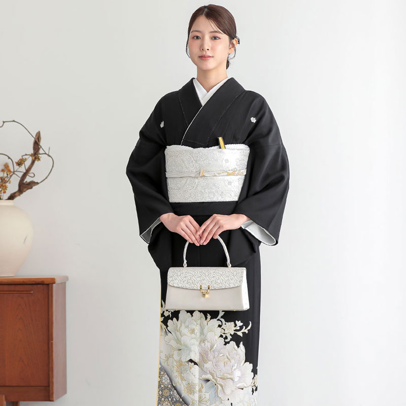 T448 桂由美白牡丹に唐花