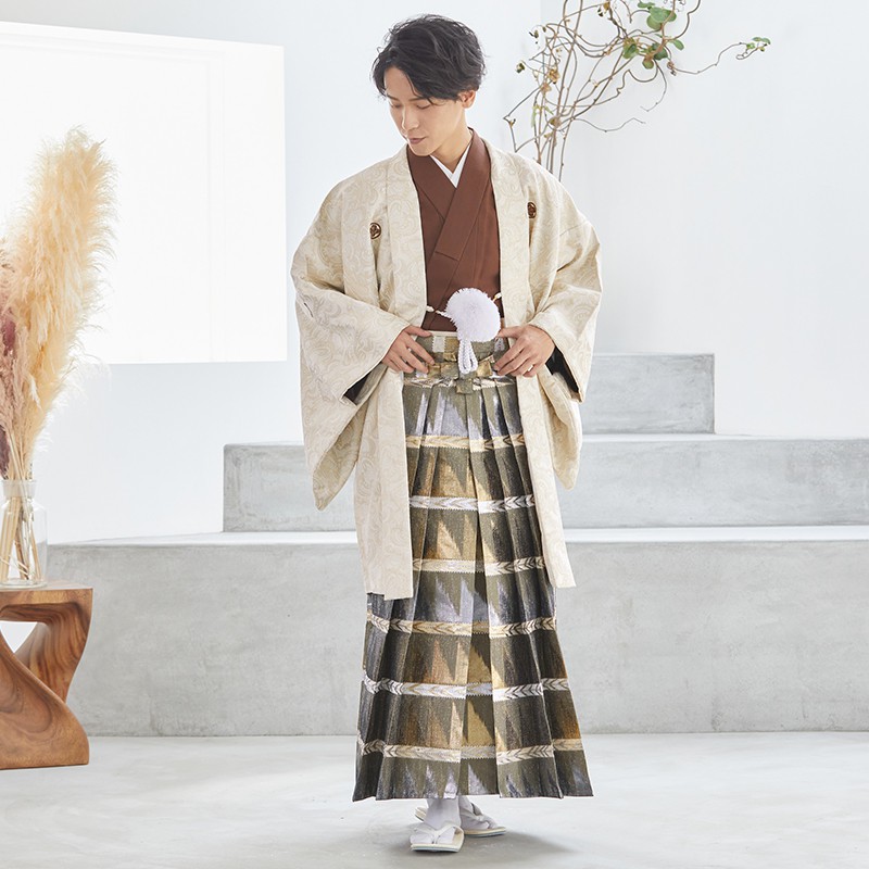 Y031 クリーム 金唐草×柄袴